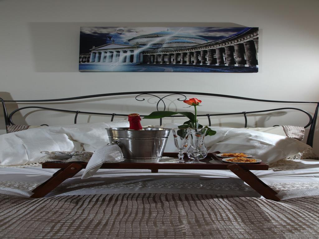 Napoli Porta Di Mare Bed and Breakfast Δωμάτιο φωτογραφία
