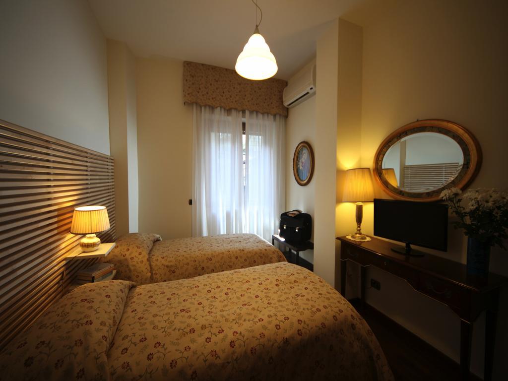 Napoli Porta Di Mare Bed and Breakfast Δωμάτιο φωτογραφία